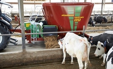 Mixing Wagons, Forage Transport Wagons, Spreaders.